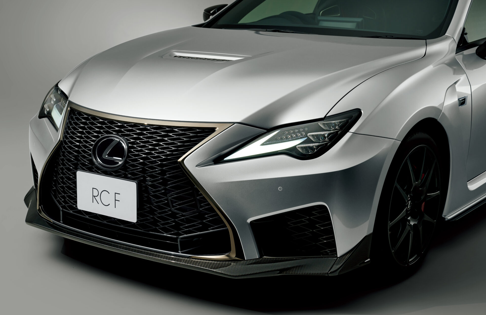 RC F ファイナルエディションの価格とスペック