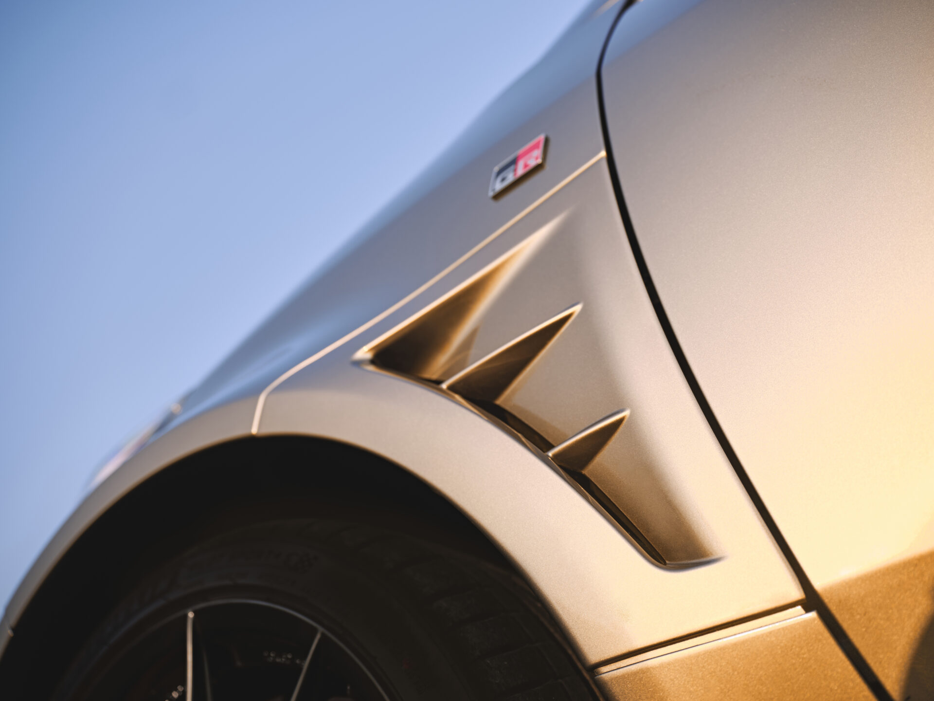 RZ“High performance” + Aero performance package