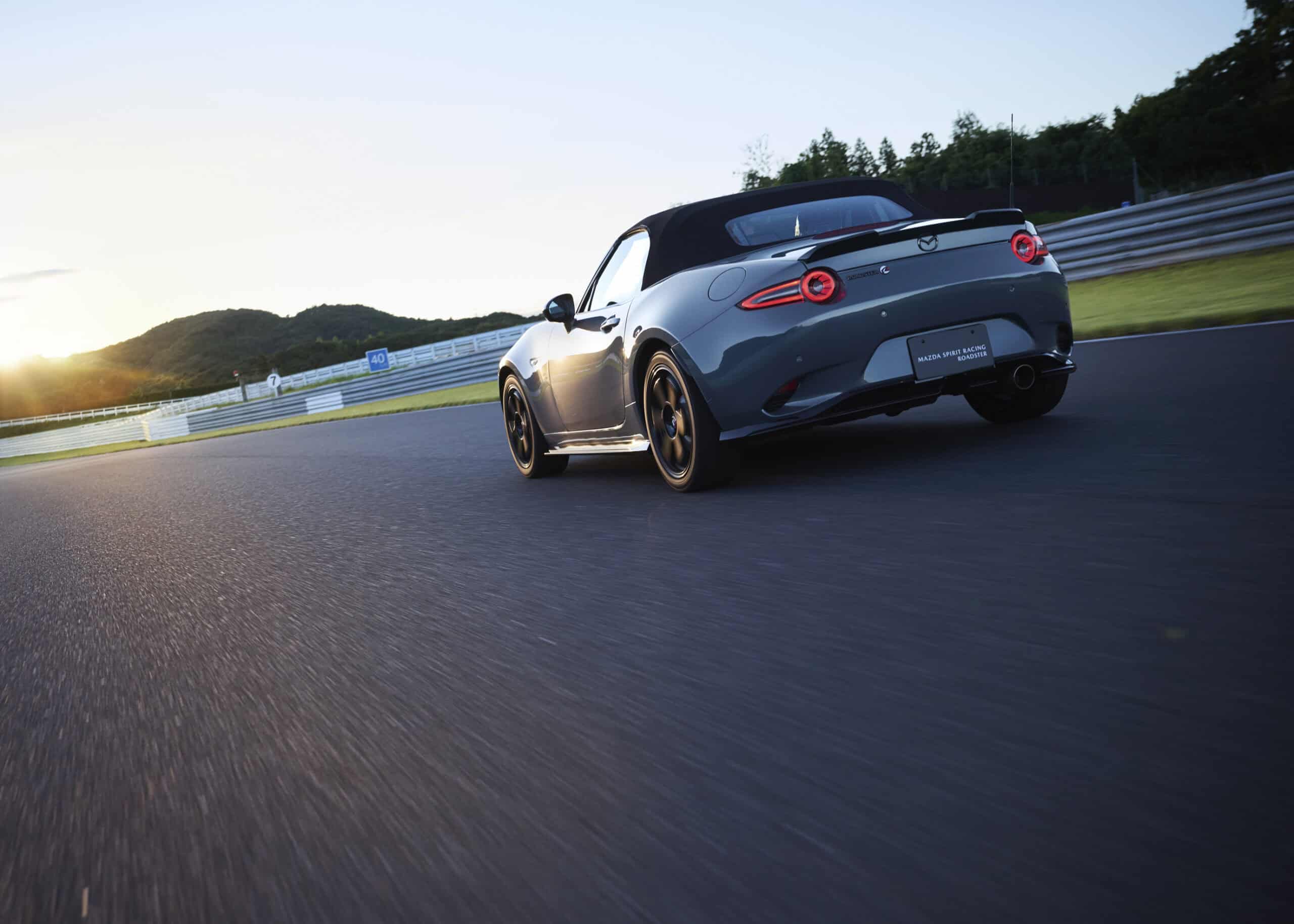 mazdaspiritracingroadster_09_l