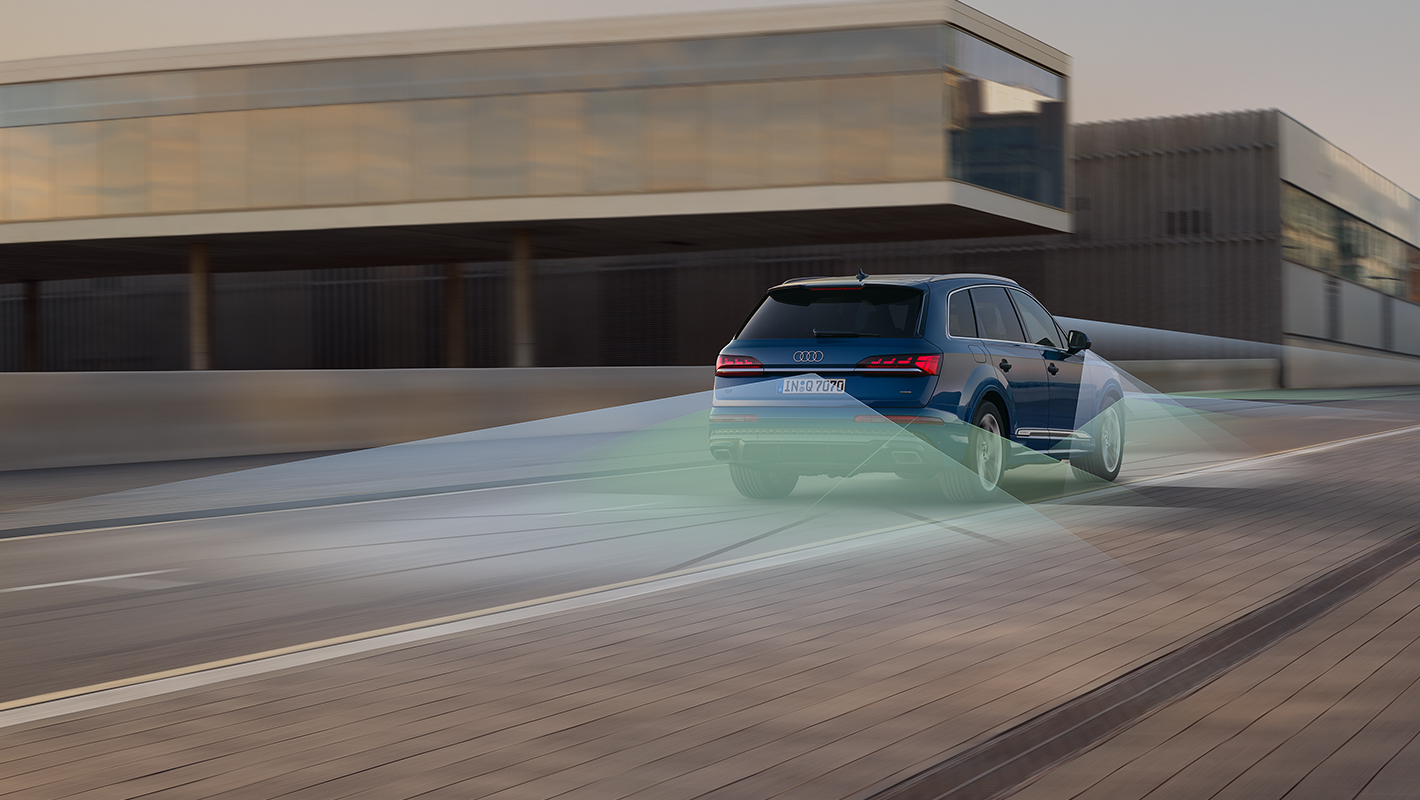 アウディQ7アシスタンス&セーフティ