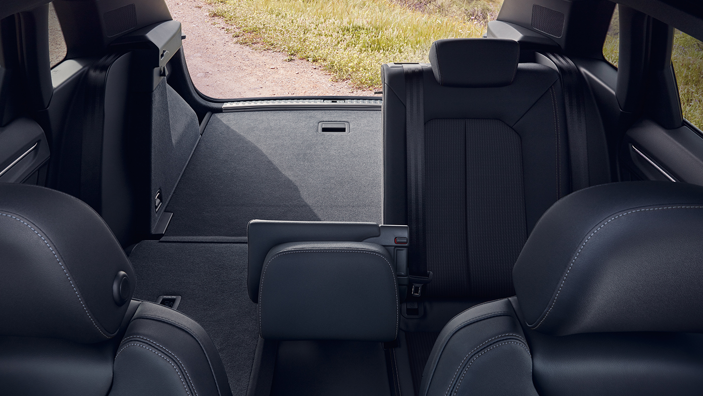 リヤシート_ラゲッジスペース