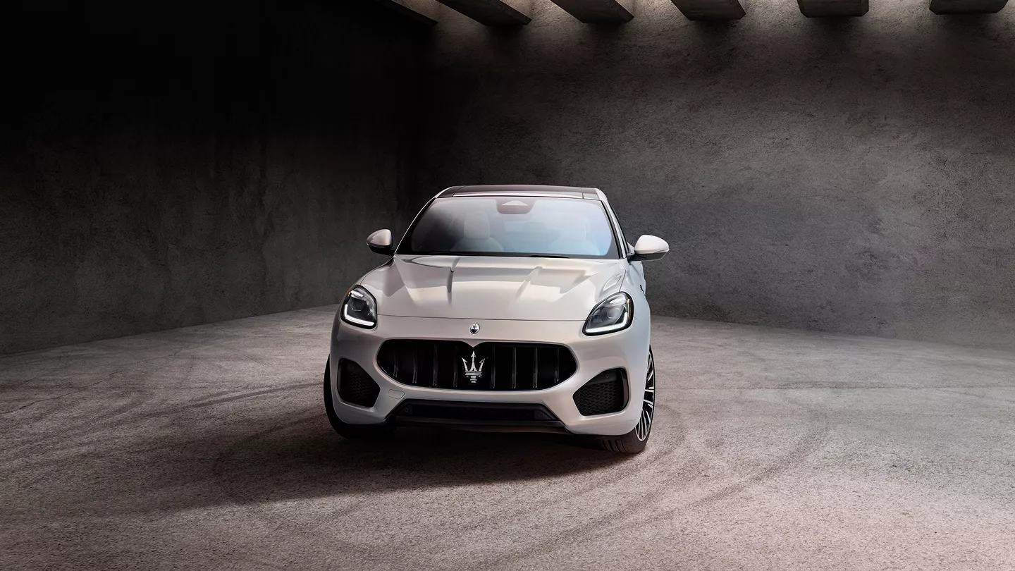 grecale-modena-front-view-external-desktop