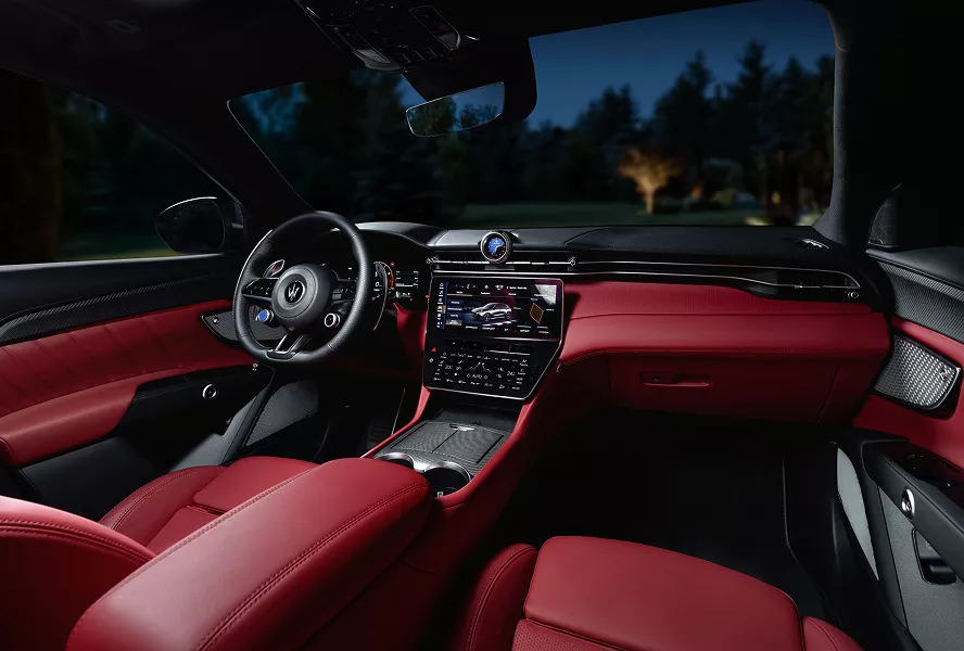 grecale-trofeo-cockpit-overview-rear-right-view-desktop