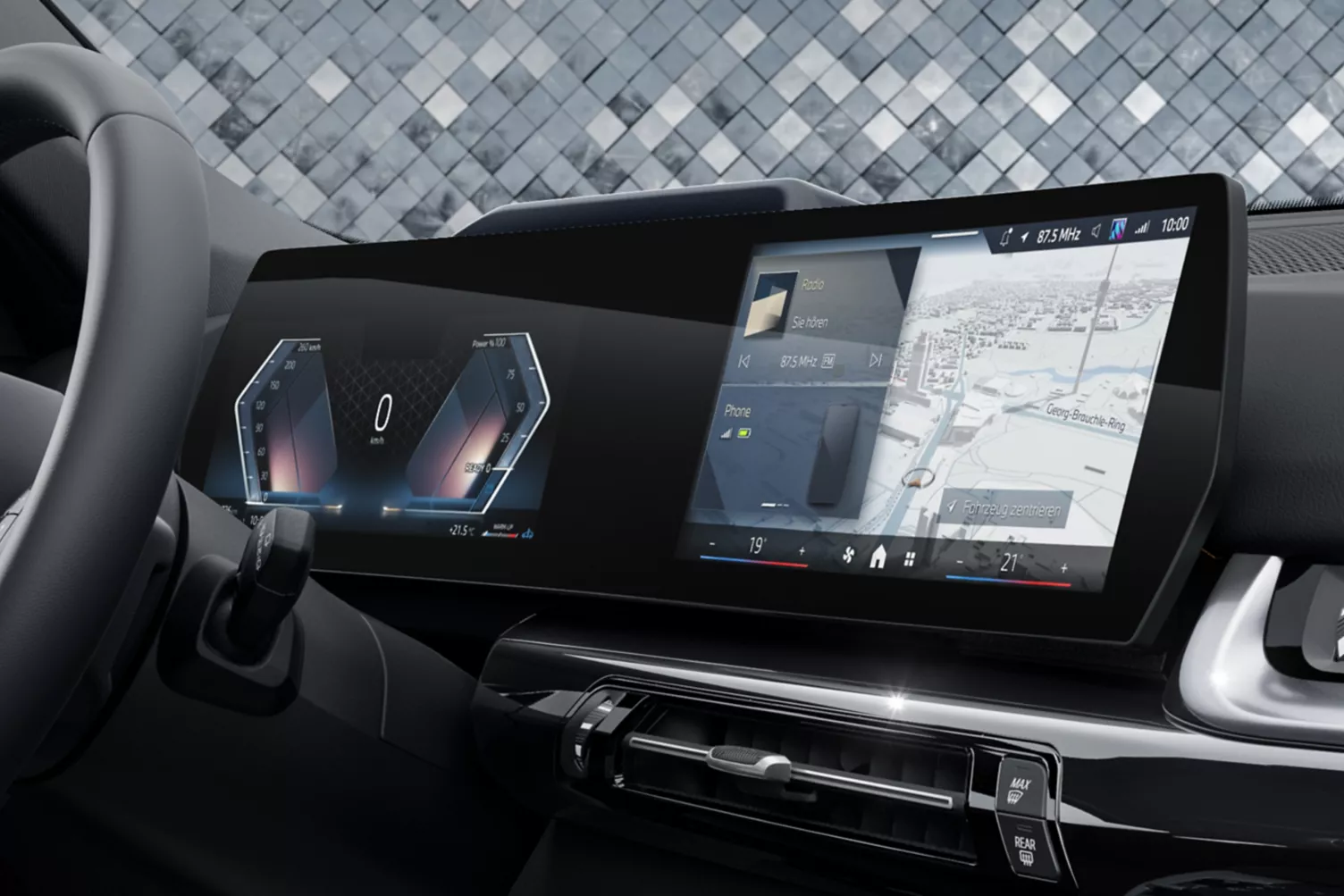u11-ice_interior_bmw-curved-display_3to2